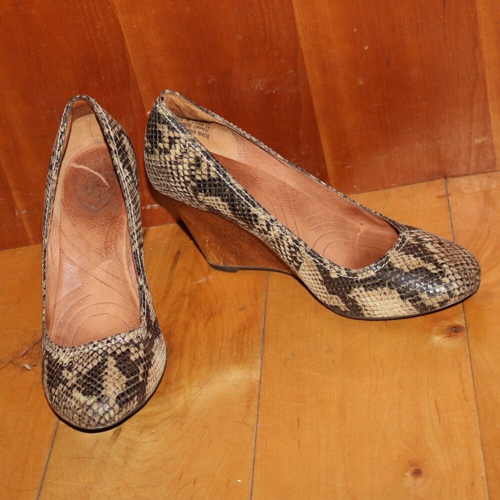 Clarks Indigo  Black & Tan Snakeskin Wooden Wedge Heel Comfort Pumps Sz 6.5